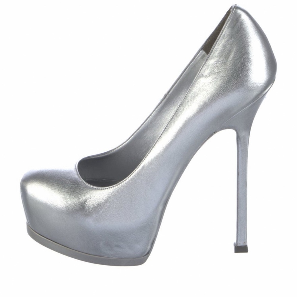 Yves Saint Laurent Leather Pumps